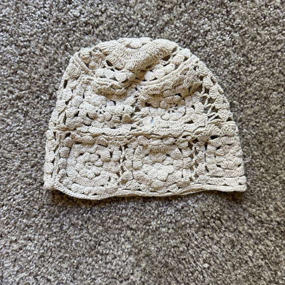 Free People x Rahi Sadie Crochet Bucket Hat NWOT Oatmeal - Picture 3 of 5